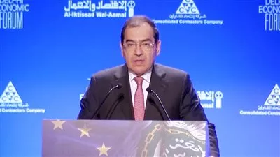 وزير البترول يشارك في القمة الاقتصادية العربية الأوروبية باليونان