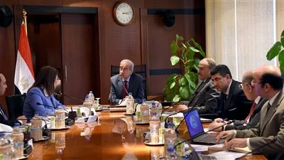 رئيس الوزراء يتابع خطة عمل اللجنة العليا للإصلاح الإداري