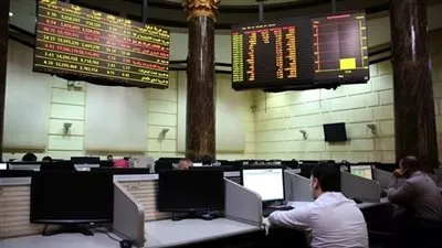 تباين أداء مؤشرات البورصة المصرية في ختام التعاملات