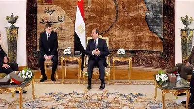 السيسي يبحث مع وزير الدفاع الروسي سبل تعزيز التعاون العسكري