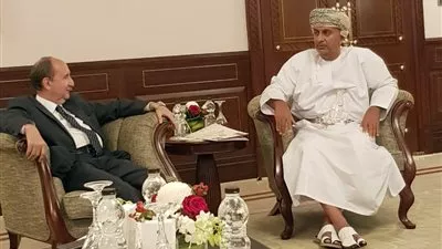 «نصار» يبحث مع نظيره العماني سبل تعزيز التعاون بين البلدين