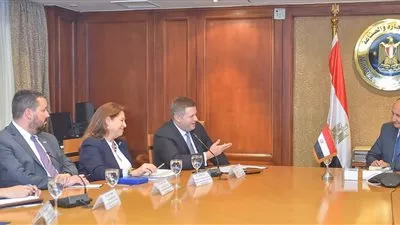 وزير التجارة يبحث مع وفد أمريكى تعزيز التعاون الإقتصادى المشترك