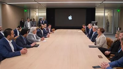 ولى العهد يبحث مع رئيس 