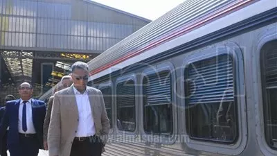 وزير النقل يتابع انتظام جداول التشغيل في محطات مترو الأنفاق ومحطة مصر