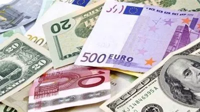 الدولار يواصل ارتفاعه عالميا للأسبوع الثالث على التوالي