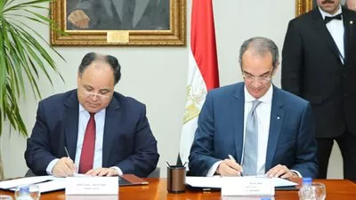 مذكرة تفاهم بين «الاتصالات» و«المالية» لإنهاء التشابكات وتحسين الخدمات