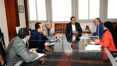 وزير الإسكان يطلب برنامجا زمنيا لتسليم المرحلة الأولى من 