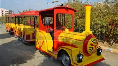 بالصور.. بدء تشغيل الطفطف للنقل الداخلى بأسيوط الجديدة