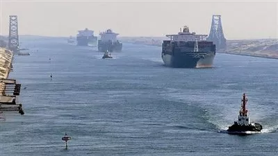 عبور 40 سفينة قناة السويس بحمولات 2,7 مليون طن