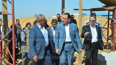 بالصور.. وزير الإسكان يتفقد أعمال التنفيذ بمشروع محور 30 يونيو