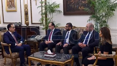رئيس الوزراء يلتقي الرئيس التنفيذي لمجموعة «ماجد الفطيم»