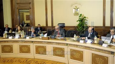 غادة والي تستعرض مع 