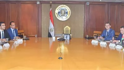 وزير التجارة يبحث مع نظيره البيلاروسي مستقبل التعاون الصناعى المشترك