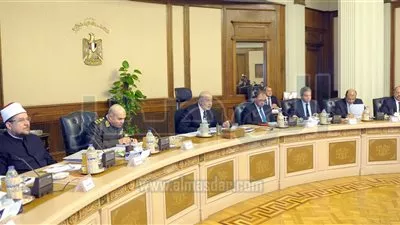 رئيس الوزراء يشدد على الانتهاء من المشروعات القومية في وقتها المحدد