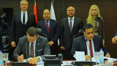توقيع اتفاقية توريد وتصنيع 1300 عربة سكة حديد بقيمة 1,016 مليار يورو