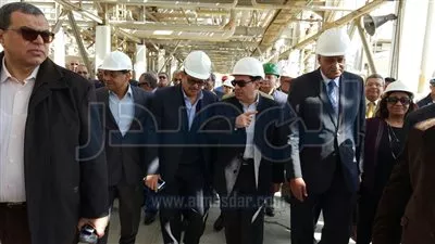 وزير البترول يتفقد عددًا من مشروعات التكرير في السويس