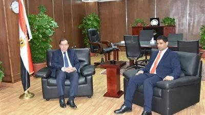 توقيع العقد النهائي لشراء شركة مبادلة 10% بحقل ظهر .. مايو