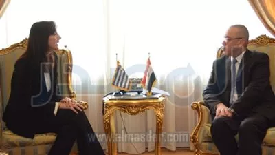 وزير الطيران يبحث مع وزيرة السياحة اليونانية تنشيط حركة السفر بين البلدين