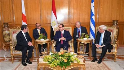 السيسي: التعاون بين مصر وقبرص واليونان نموذج يحتذي به في شرق المتوسط