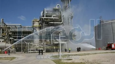 هيئة ميناء دمياط تشارك في تدريب علي أعمال الإطفاء والإنقاذ