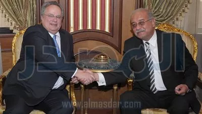 رئيس الوزراء: نسعى لزيادة التعاون في مجالات الطاقة والسياحة مع اليونان 