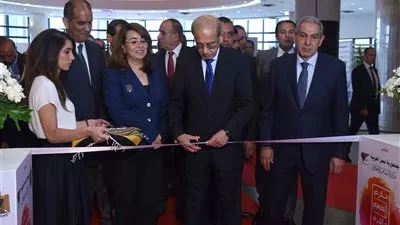 رئيس الوزراء يفتتح معرض التصميم والحرف اليدوية (صور)