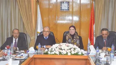 نيفين جامع: تواصل مباشر مع مجتمع الأعمال لحل مشكلات القطاع الصناعي