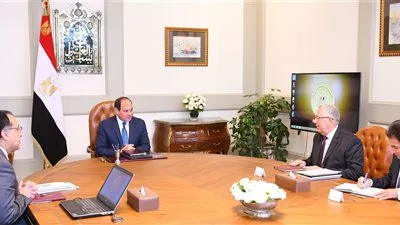 السيسي يوجه بتطوير دور الجمعيات الزراعية وتطهير البحيرات