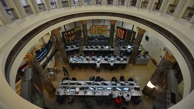 البورصة المصرية تخسر 7,3 مليار جنيه بختام أولى جلسات الأسبوع