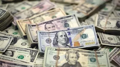 الدولار يعود للصعود صوب أعلى مستوى في 2018