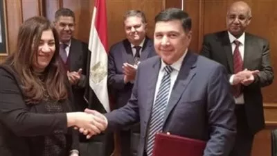 توقيع عقد إعادة هيكلة شركات النقل البري للركاب والبضائع والتجارة الخارجية