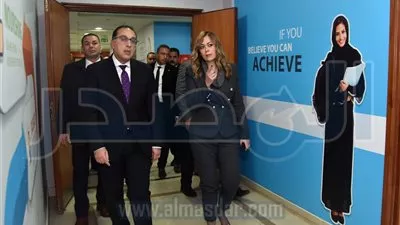 رئيس الوزراء يتفقد الأكاديمية الوطنية للتدريب ويلتقى نواب المحافظين