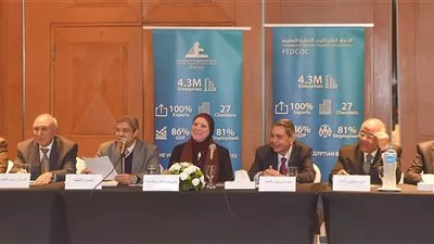 نيفين جامع: مراجعة القوانين والقرارات المنظمة لقطاعي التجارة والصناعة