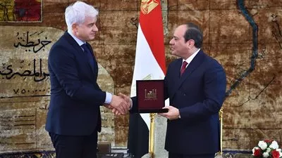 السيسي يتسلم وسام «سان جورج» الألماني تقديراً لجهوده في تحقيق الأمن والاستقرار والتنمية
