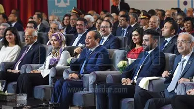 السيسي: وقعنا على طلب لجنة العفو الرئاسي بالإفراج عن أكثر من 300 شاب