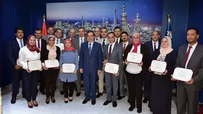الملا : تخريج الدفعة الثالثة من مشروع تأهيل كوادر قطاع البترول 
