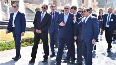 السيسي يصطحب الرئيس البيلاروسي في جولة تفقدية بالعاصمة الإدارية