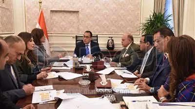 رئيس الوزراء يتابع مقترحات هيكلة الجهاز الإداري للدولة