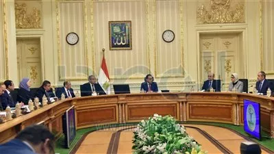 رئيس الوزراء يُتابع الإجراءات الاحترازية لمواجهة فيروس كورونا
