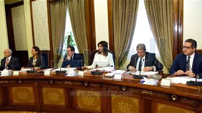 الحكومة توافق على قرض 
