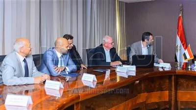 الصناعة: 