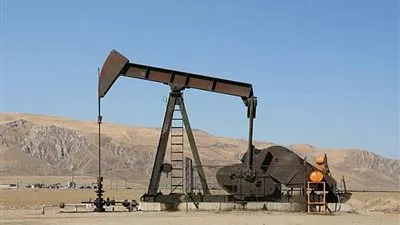 انخفاض أسعار النفط .. و