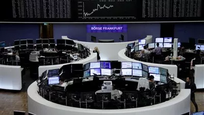 تراجع البورصات الأوروبية بفعل تصعيد النزاع التجارى بين الصين وأمريكا