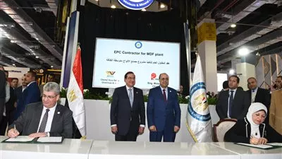 «البترول»: توقيع عقد إنشاء مصنع لإنتاج ألواح خشبية «MDF» بالبحيرة