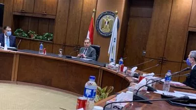 «الملا» يتابع توافر المنتجات البترولية بكافة أنواعها في السوق المحلى