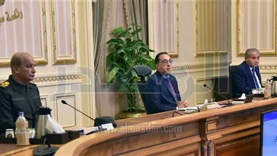 رئيس الوزراء يترأس اجتماع اللجنة العليا لإدارة أزمة فيروس كورونا