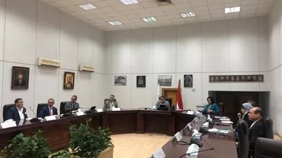 وزير السياحة يبحث ضوابط وإجراءات التعقيم بالمنشآت الفندقية