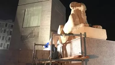 «السياحة»: انتهاء أعمال تركيب «الكباش الأربعة» بميدان التحرير
