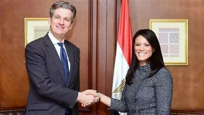 مصر وبريطانيا تضعان أسس التعاون المشترك لمواجهة كورونا