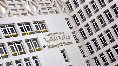 «المالية» تنفى إلغاء انتداب رئيس مصلحة الجمارك ومستشار الوزير